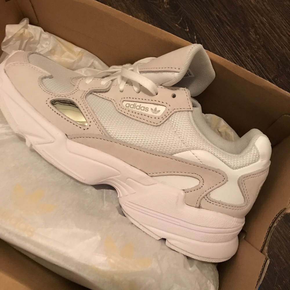 Adidas Falcon women’s 8 white